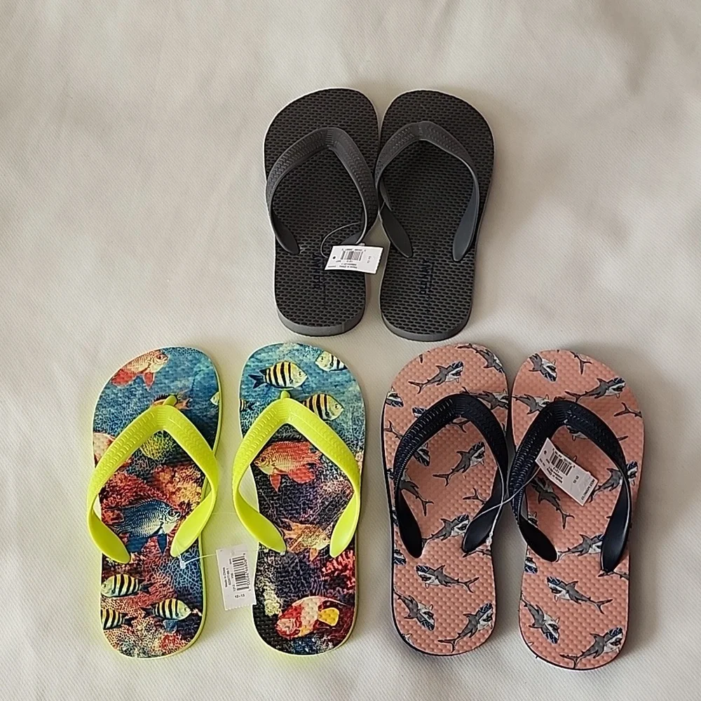 Old Navy Flip Flops Size: 12-13